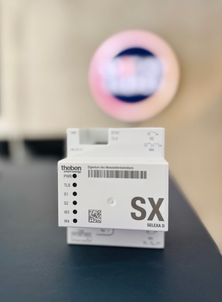 Eine Steuerbox nach § 14a EnWG für die netzseitige Steuerung von PV & Co. durch die Netzbetreiber